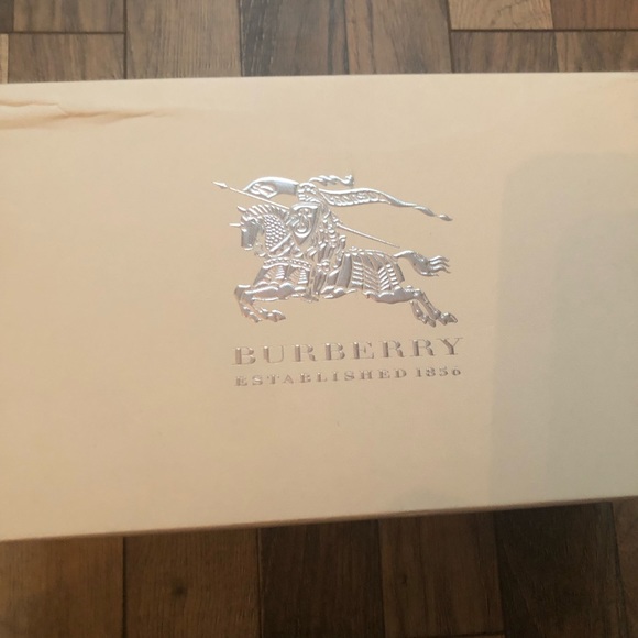 Burberry flats - Picture 4 of 4